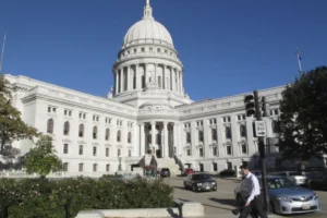 Man illegally brought guns into the state Capitol