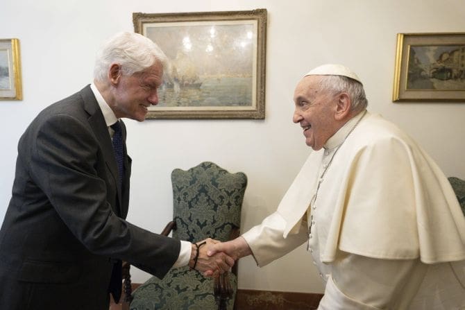 Globalist Pope Francis Joins Forces with the Clintons and Soros