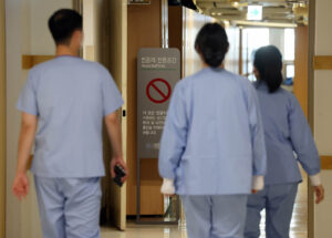 South Korea Healthcare Workers Vote to Strike Next Week