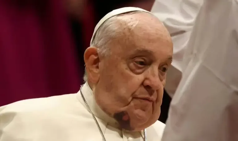 Pope Francis Appears In Public With Visible Bruises – As Vatican Issues Statement