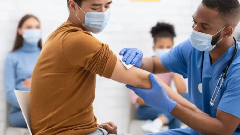 Vaccinated People Are Not ‘Just as Likely’ to Spread the Coronavirus as Unvaccinated People