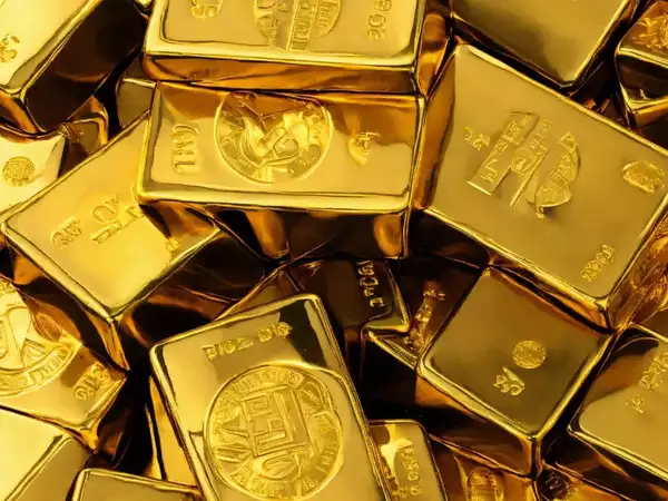 Gold Soars to Record High After Fed Holds Rates Steady